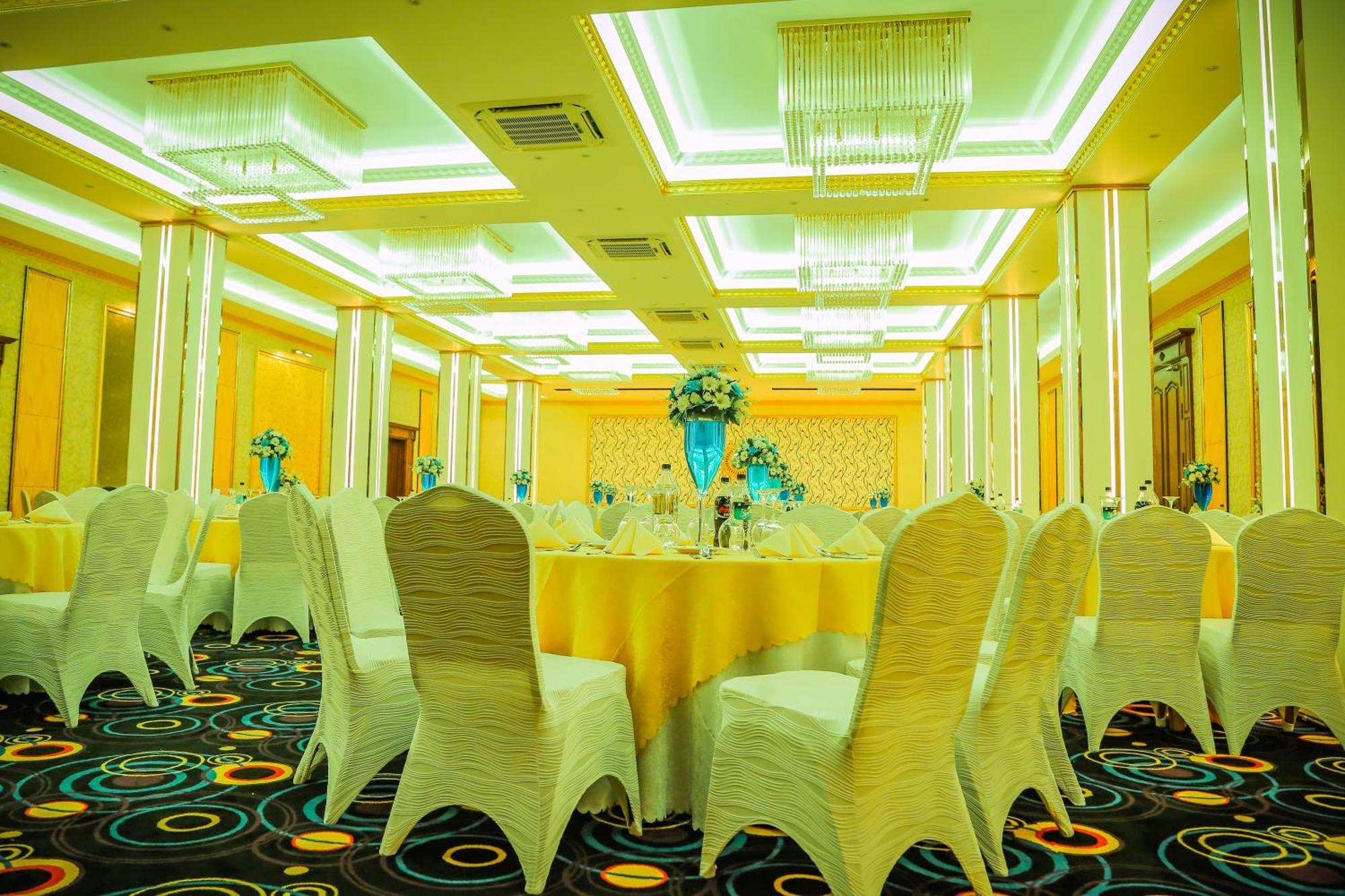 Aurora Banquet And Hotel Чілав Екстер'єр фото