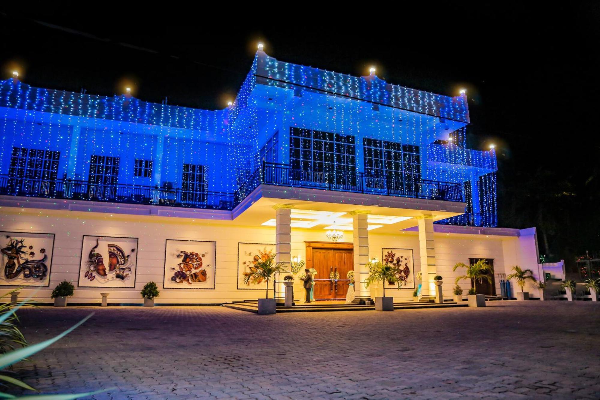 Aurora Banquet And Hotel Чілав Екстер'єр фото